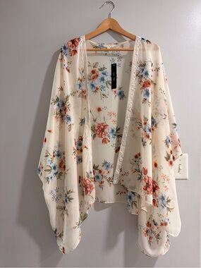 C Floral Sheer Kimono - Cream with Blue & Green Blooms